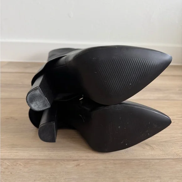 PrettyLittleThing Black Wide Fit PU Pointed Fold Over Block Heel Knee Boots - Picture 13 of 13